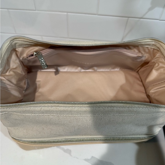 New! BEIS The Dopp Kit in Beige - Picture 3 of 6